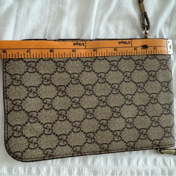 Gucci Tan and Brown Crossbody Bag with GG Monogram - Picture 9 of 9